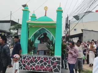 Ada Naga hingga Miniatur Ka'bah, Begini Semarak Maulid Nabi di Desa Cikuya Tangerang