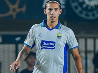 Persita Pinjam Bek Persib Dion Markx Selama Satu Musim 