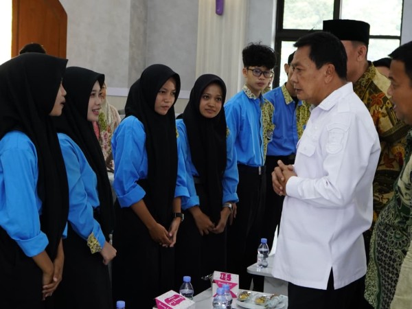 Pemkab Tangerang Kirim 7 Siswa Lulusan SMK Kuliah ke Tiongkok