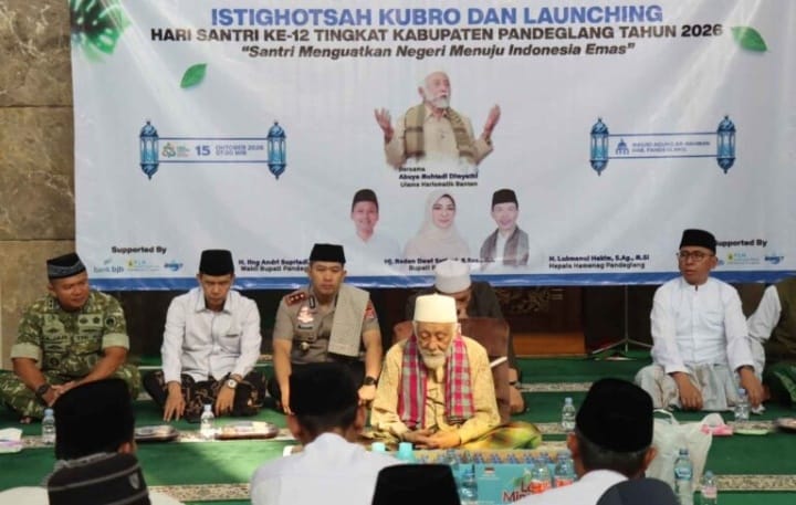 Kapolres Pandeglang AKBP Sonny Harsono menghadiri Istighosah Kubro sekaligus peluncuran Hari Santri Nasional (HSN) ke-12 tingkat Kabupaten Pandeglang 2026 di Masjid Agung Ar-Rahman, Kamis (15/10/2026).